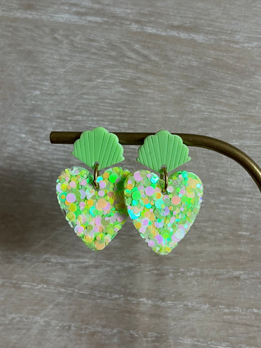 BO coeurs paillettes vertes et jaune et puces coquillages