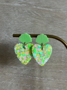 BO coeurs paillettes vertes et jaune et puces coquillages